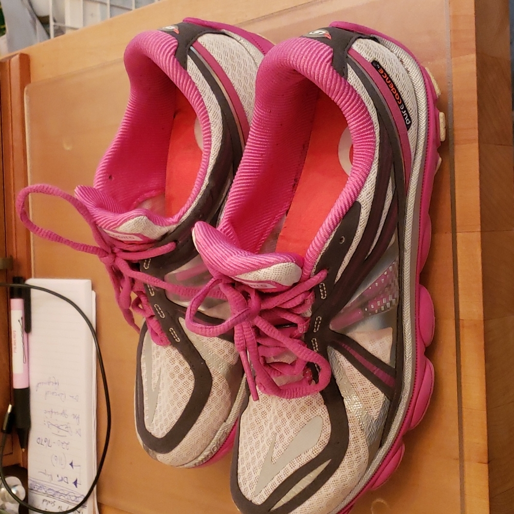 Brooks pure cadence sneakers 9.5